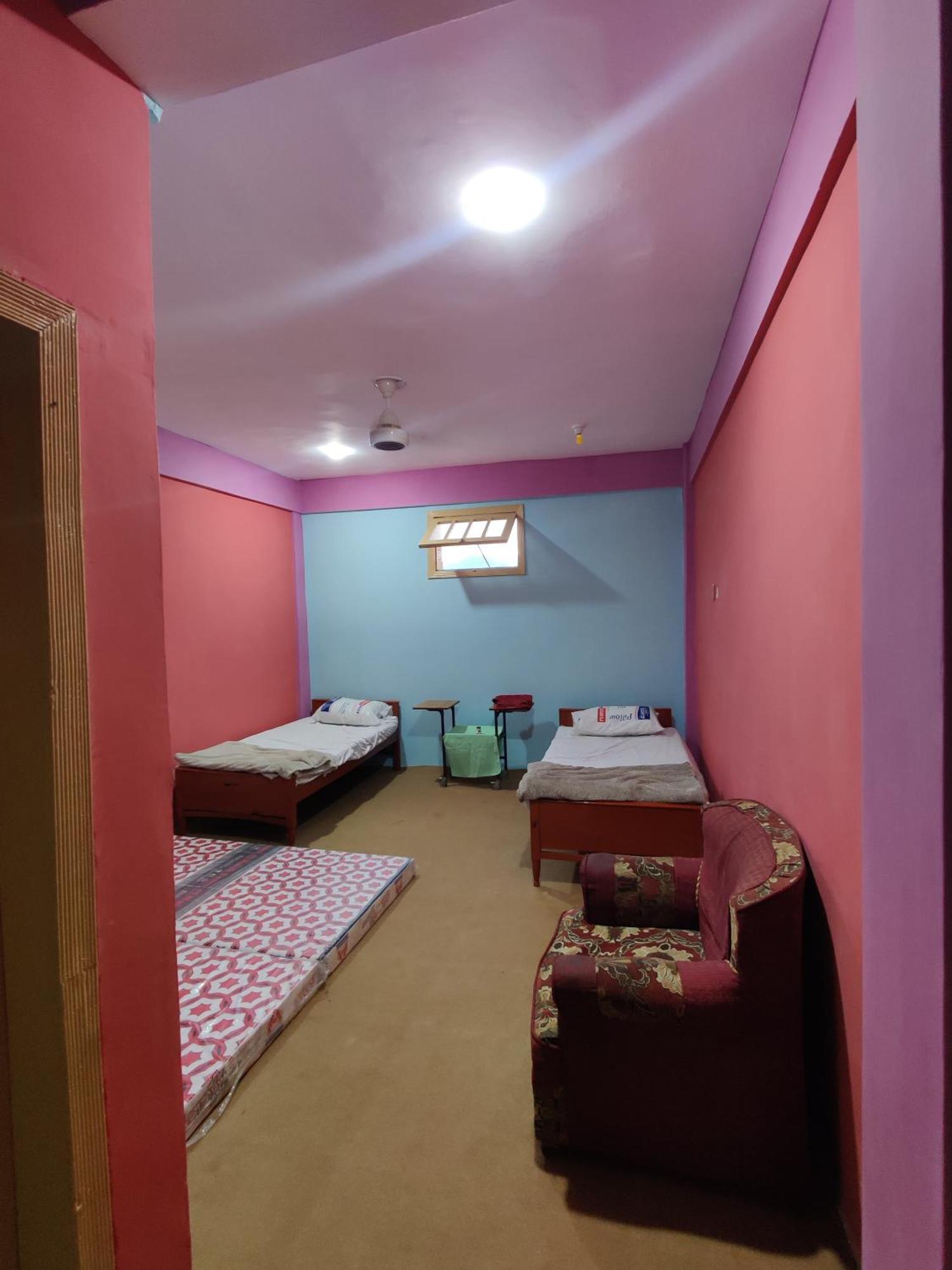 Zia Guest House Гилгит Экстерьер фото